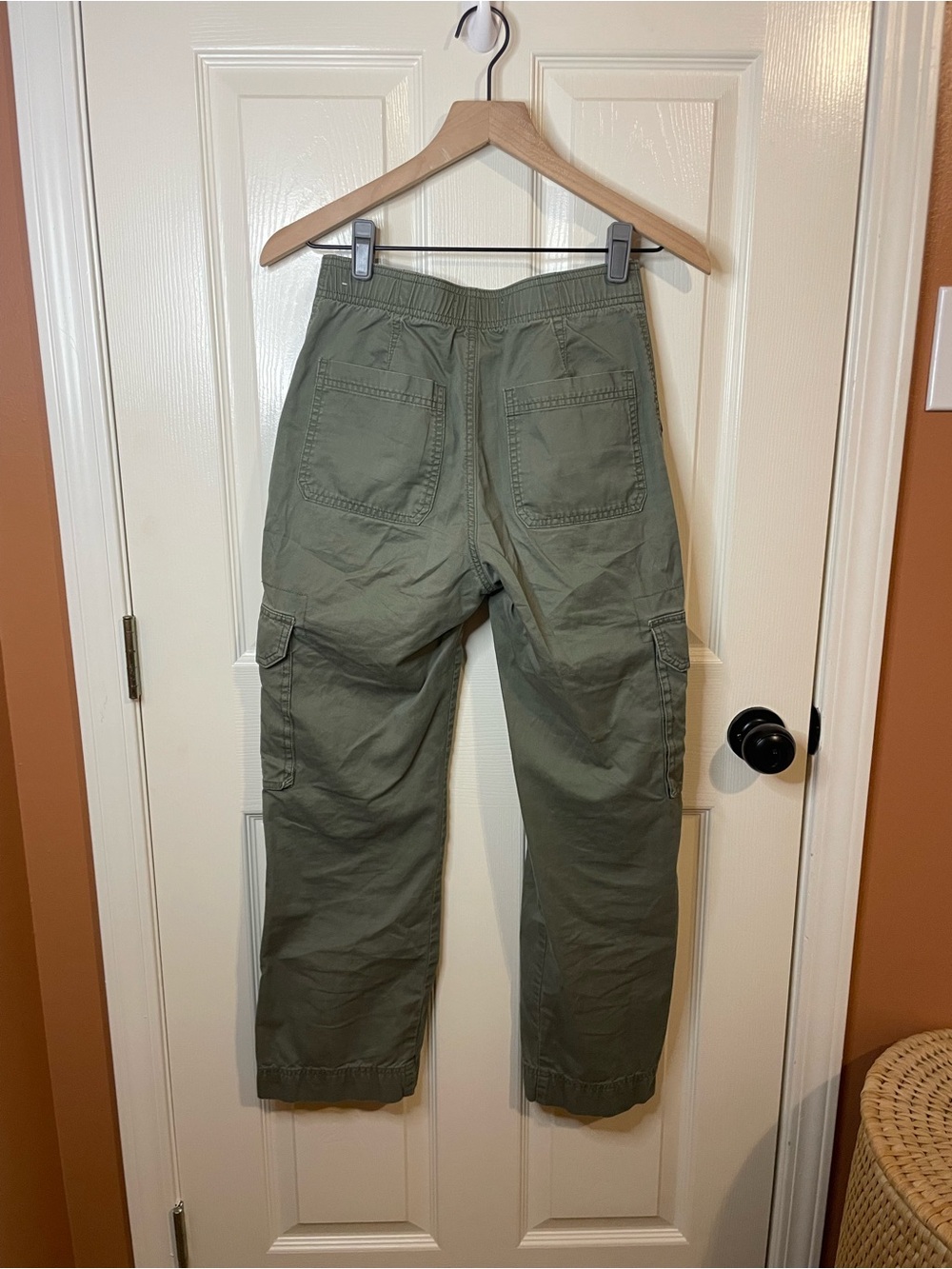 Abercrombie & Fitch Relaxed Cargo Pant Size in Army Green Size 24 - Picture 9 of 10